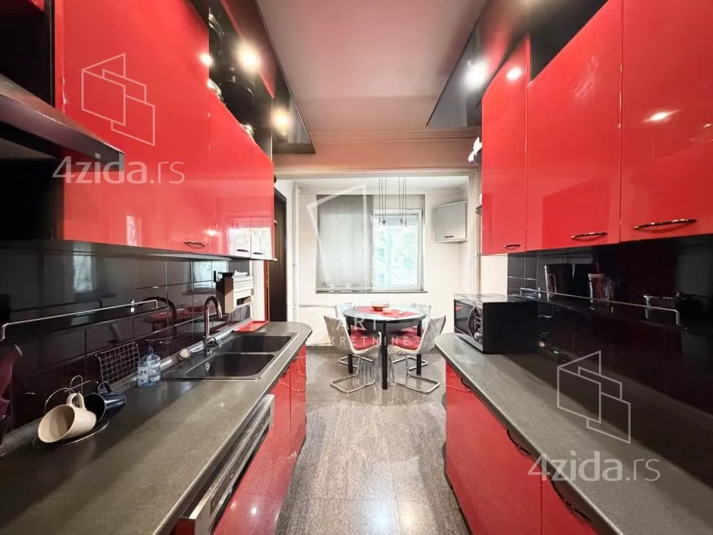 Troiposoban stan | 4zida