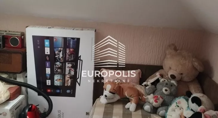 Šestosoban stan | 4zida