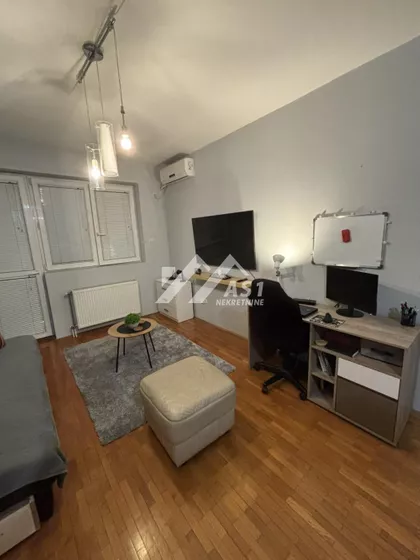 Valentina Vodnika | 4zida.rs