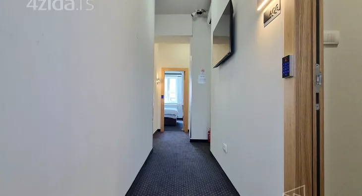 Devetosoban stan | 4zida