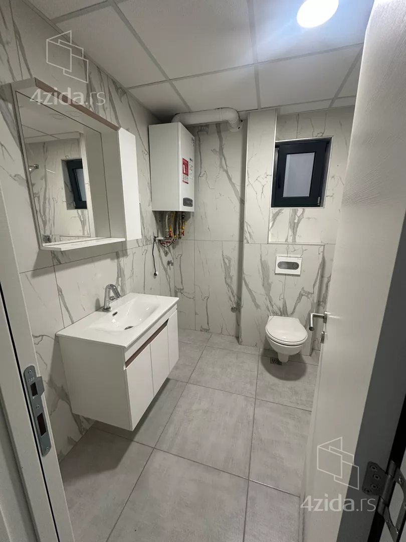 Četvoroiposoban stan | 4zida