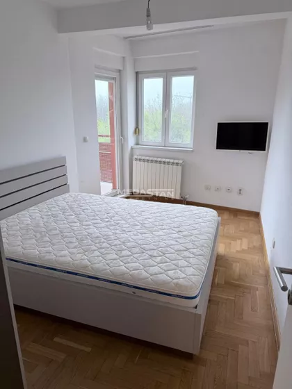 Nedeljka Gvozdenovića | 4zida.rs