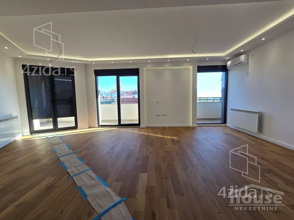 Troiposoban stan | 4zida