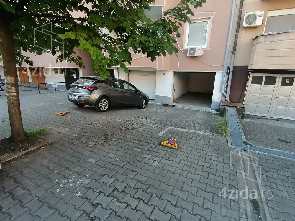 Garaža | 4zida