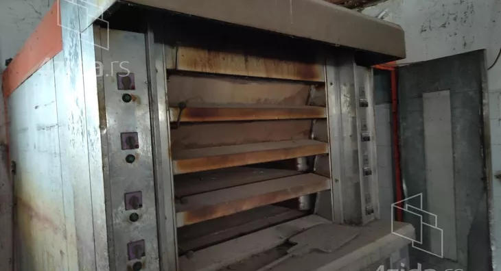 Poslovna zgrada | 4zida