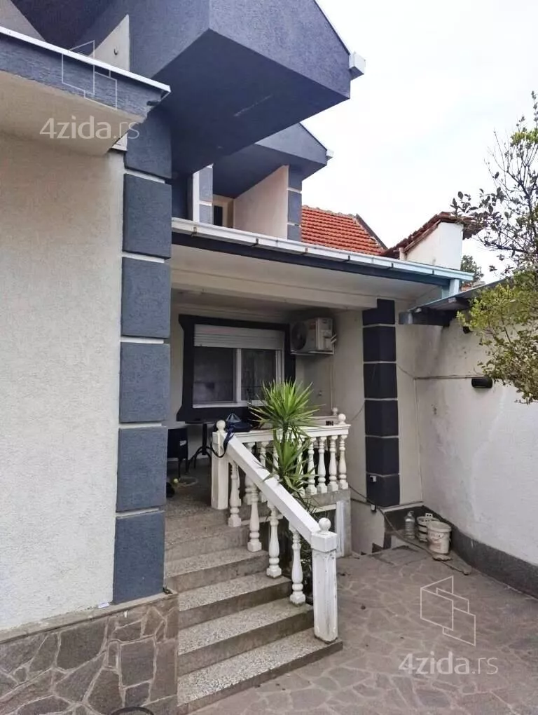3-etažna kuća | 4zida