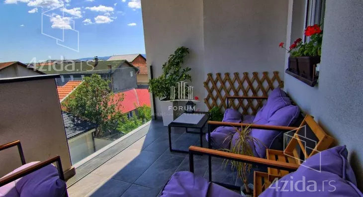 Četvoroiposoban stan | 4zida