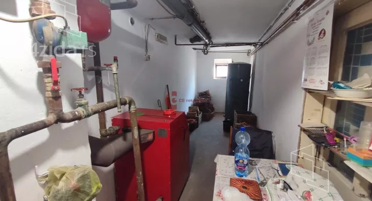 Poslovna zgrada | 4zida