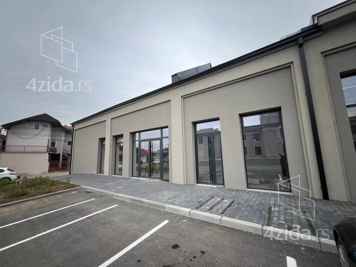 Poslovni prostor | 4zida