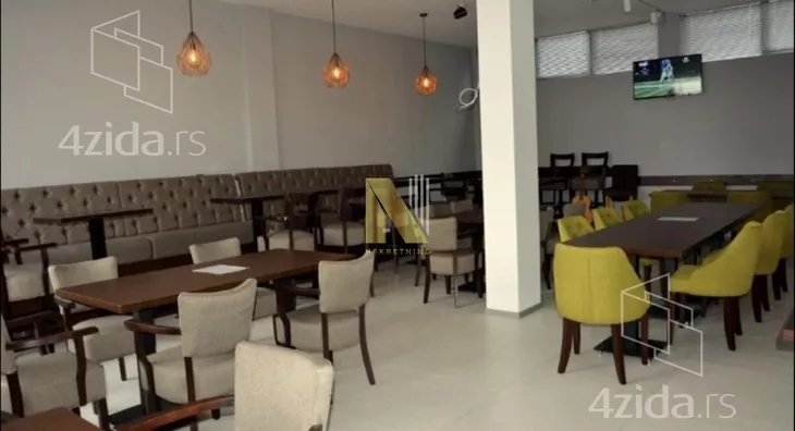 Poslovna zgrada | 4zida