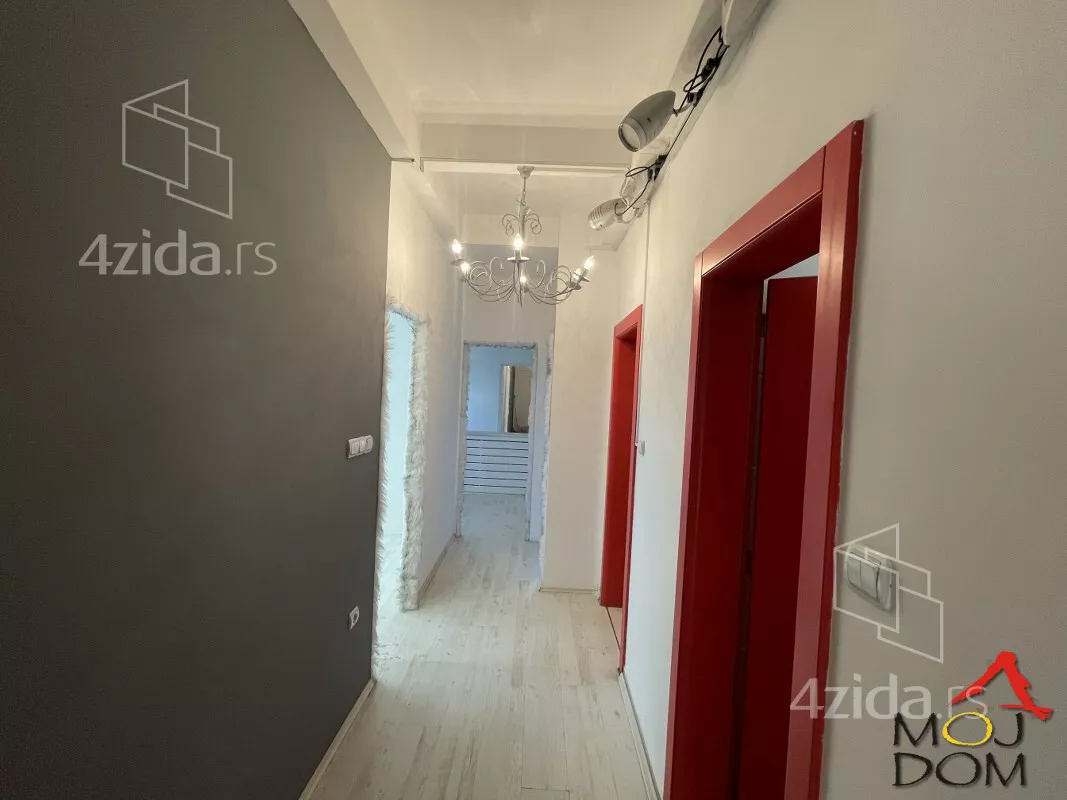 Lokal | 4zida