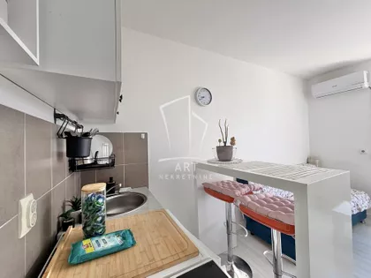 Radnih akcija | 4zida.rs