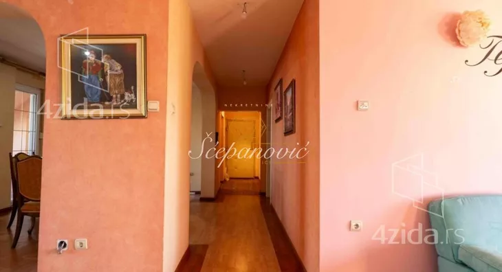 Petosoban stan | 4zida