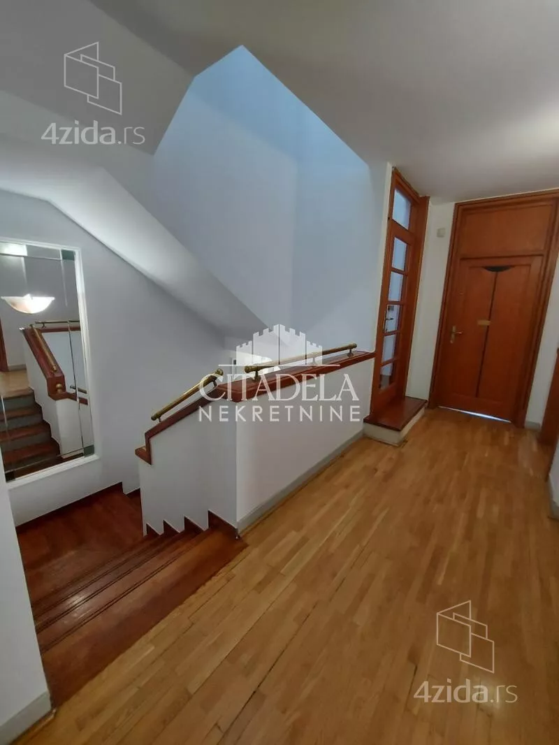 4-etažna kuća | 4zida