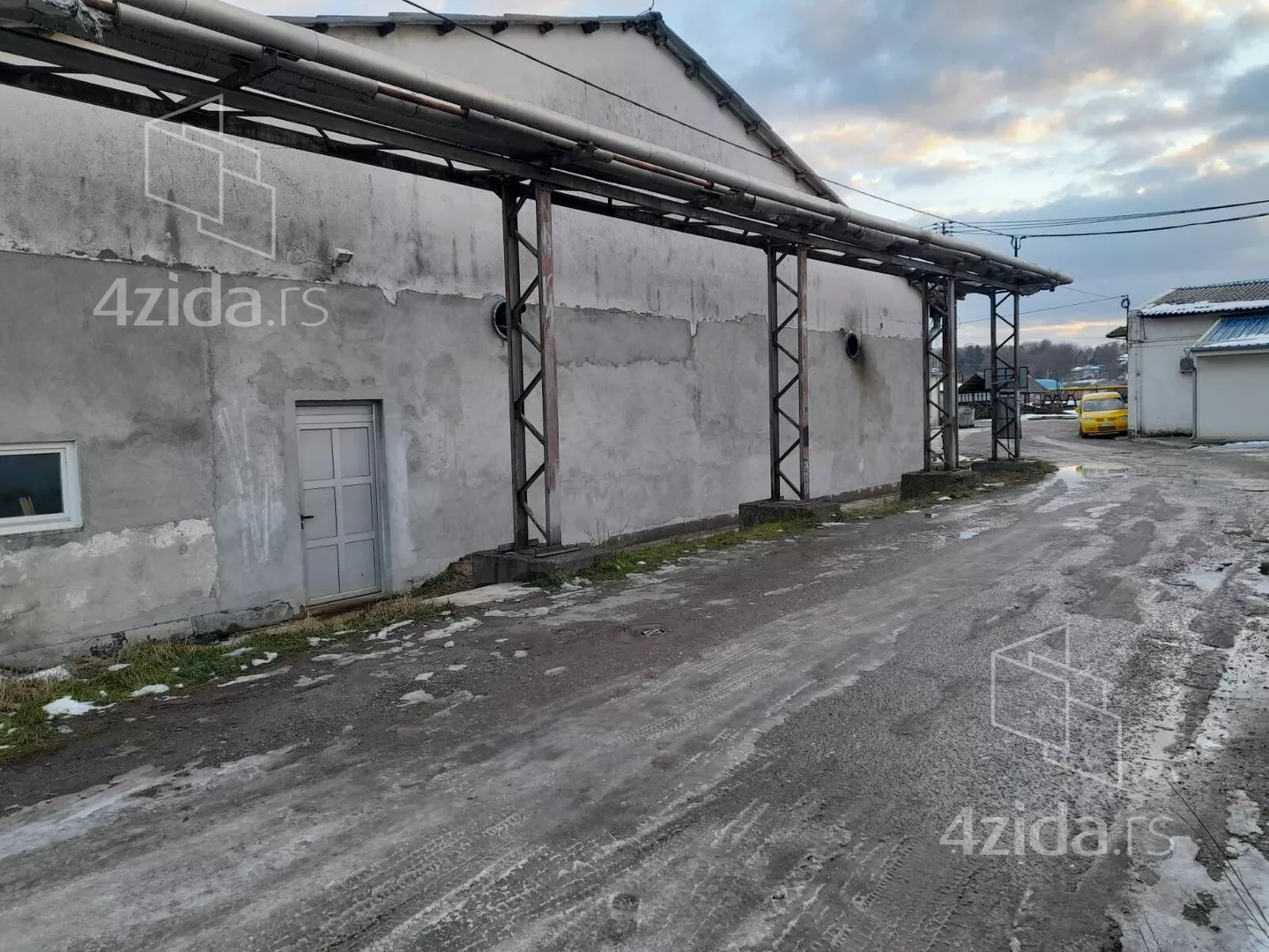 Lokal | 4zida