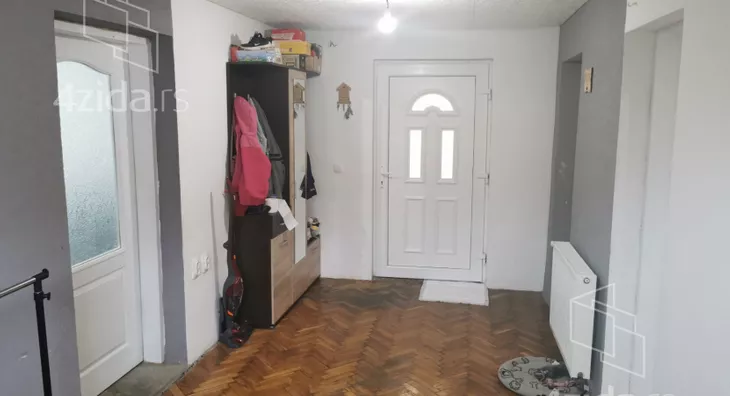 5-etažna kuća | 4zida