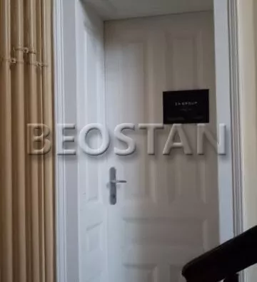 Šestoiposoban stan | 4zida