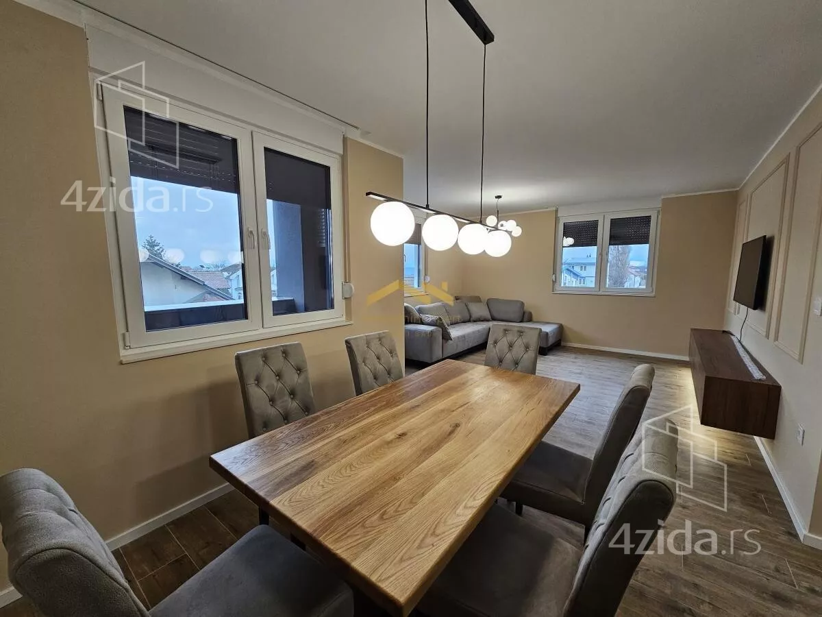 Četvorosoban stan | 4zida