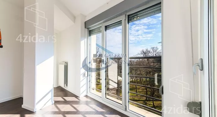 Petosoban stan | 4zida