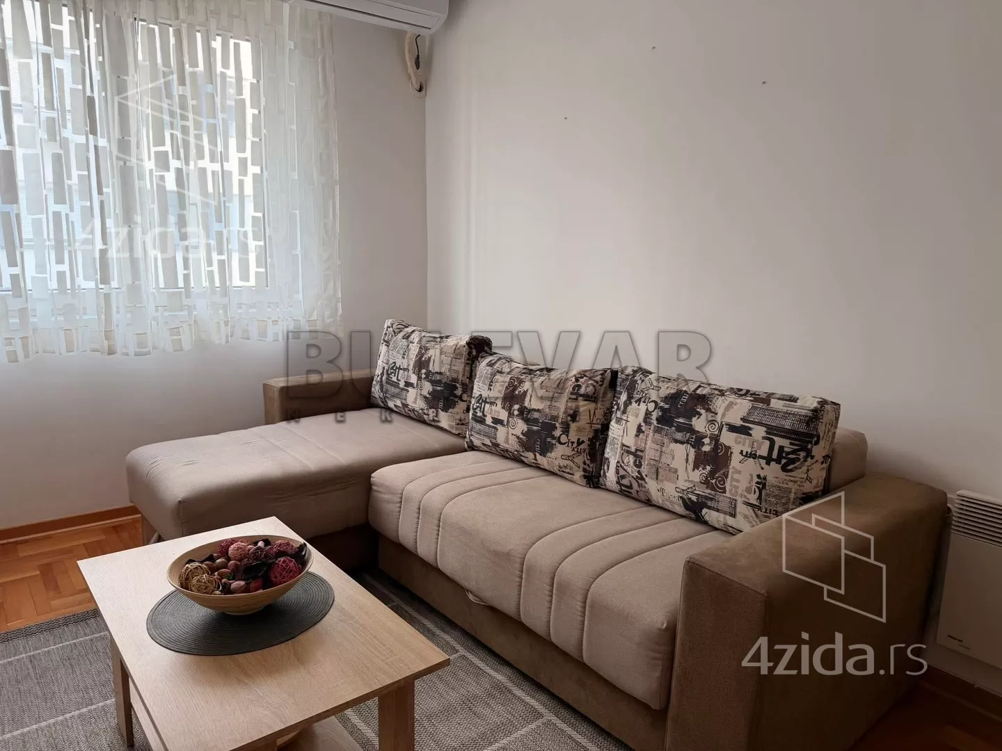 Jednoiposoban stan | 4zida