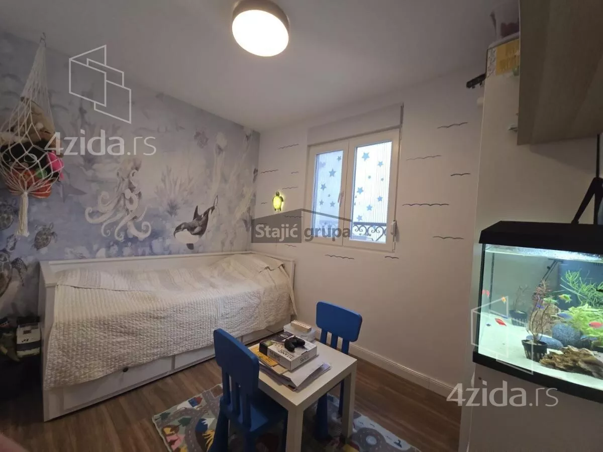 Troiposoban stan | 4zida