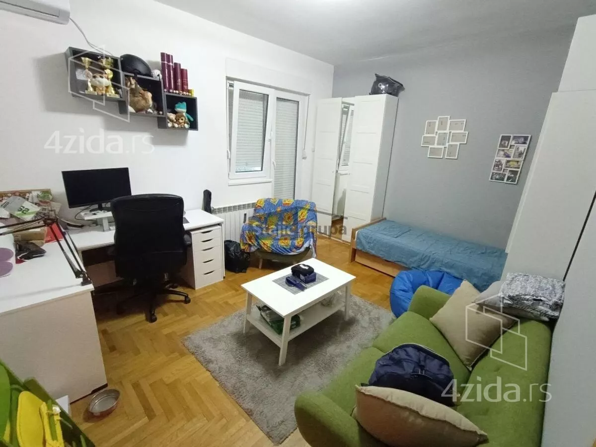 Troiposoban stan | 4zida