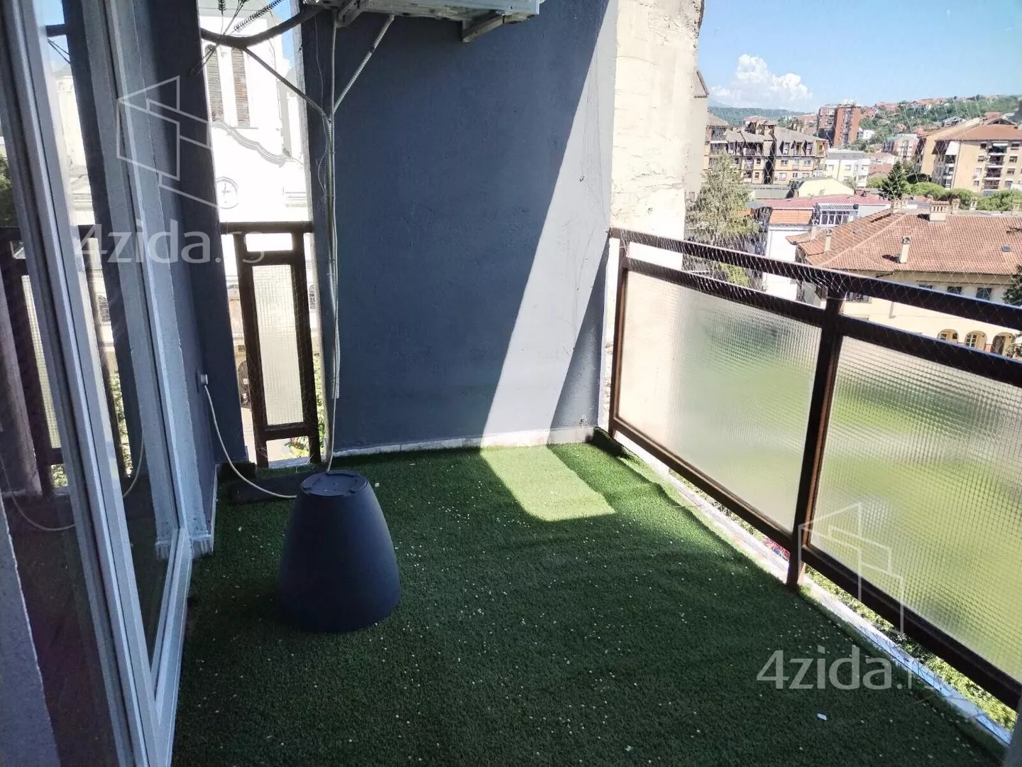 Troiposoban stan | 4zida