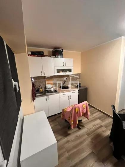 Julino Brdo | 4zida.rs