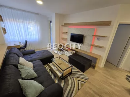 Vuka Karadžića | 4zida.rs