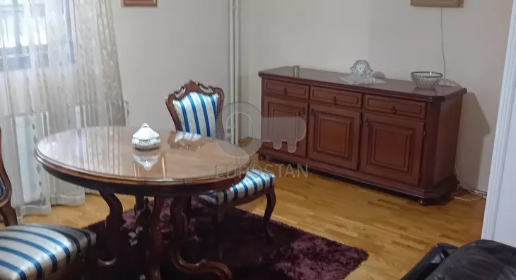 Šestoiposoban stan | 4zida