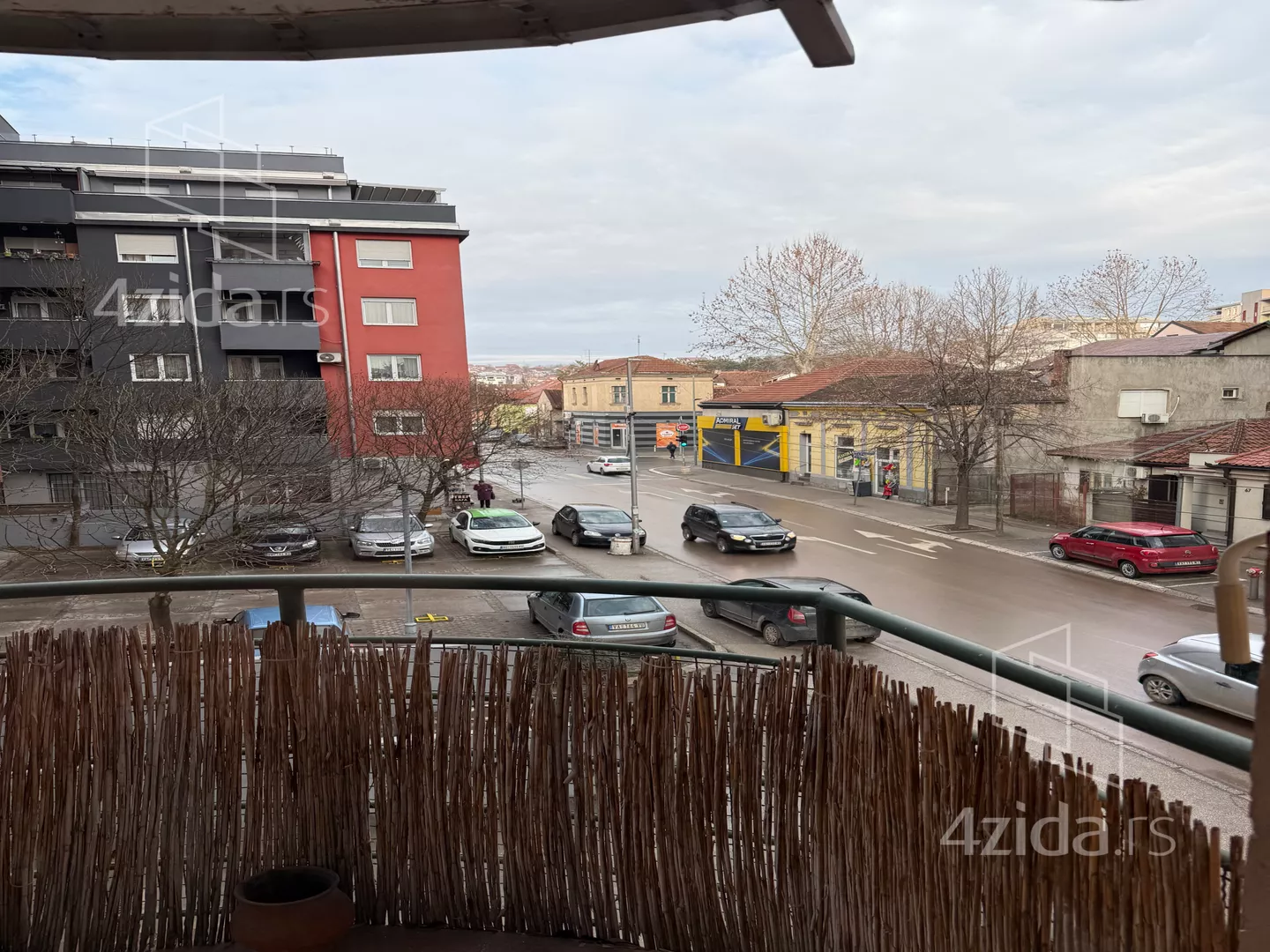 Četvoroiposoban stan | 4zida