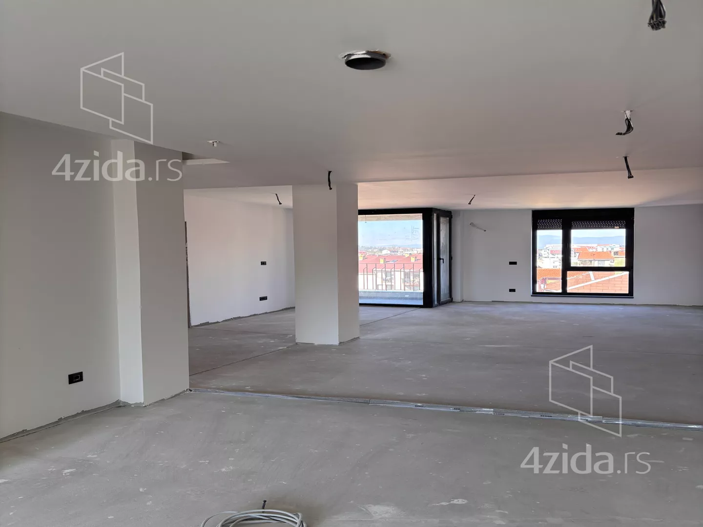 Četvorosoban stan | 4zida