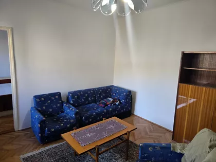 Pesnička 12 | 4zida.rs