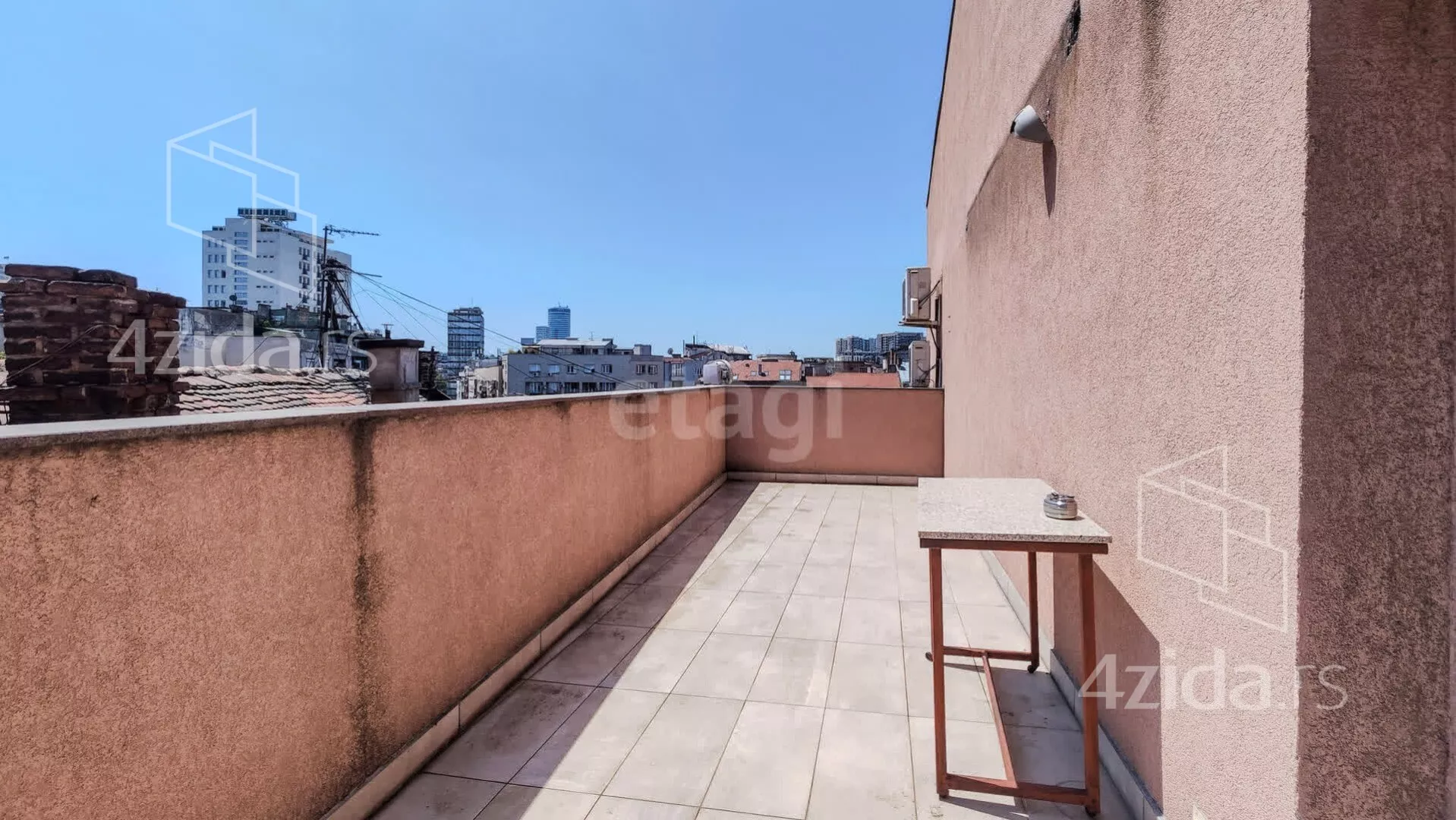 Troiposoban stan | 4zida