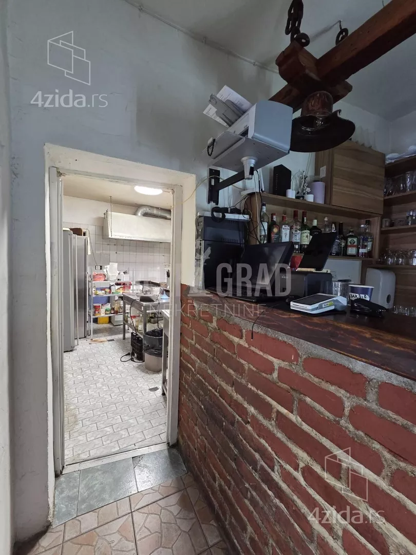 Lokal | 4zida