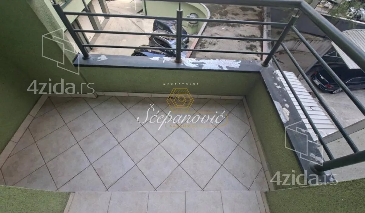 Poslovna zgrada | 4zida