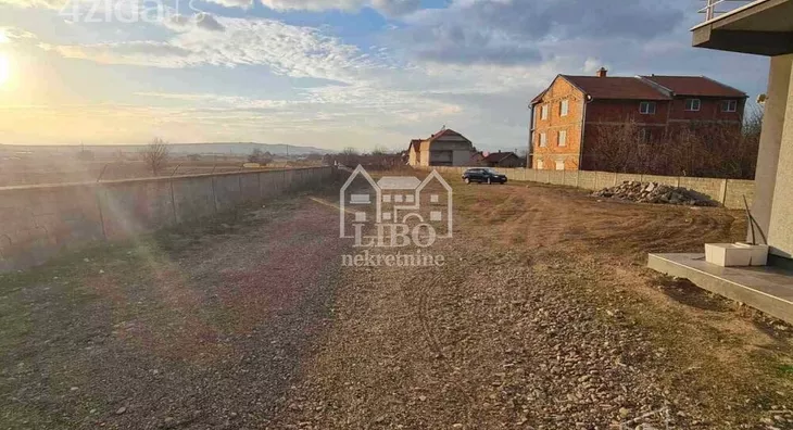 Poslovna zgrada | 4zida