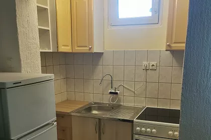 Pesnička 7 | 4zida.rs