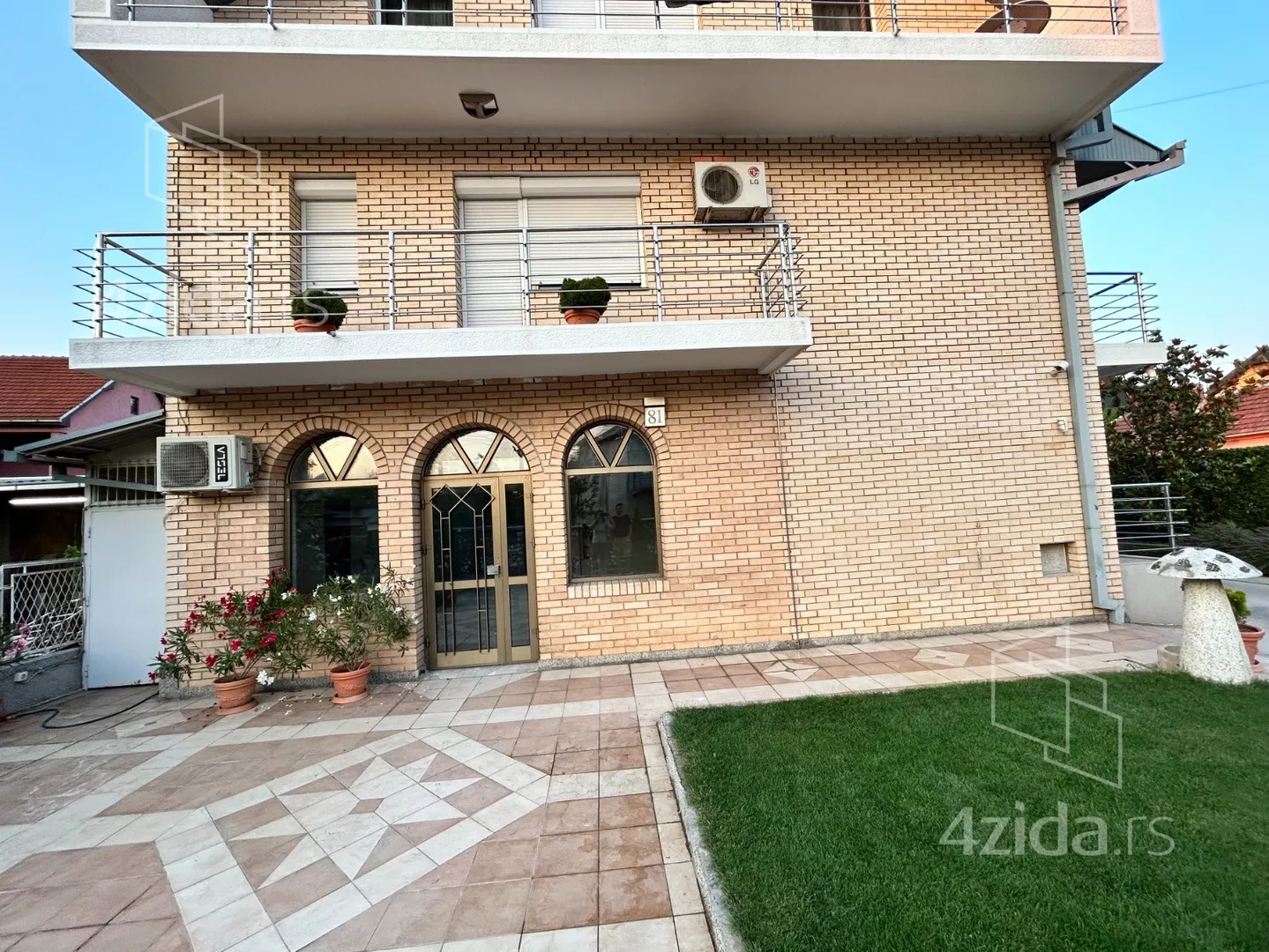 Poslovni prostor | 4zida