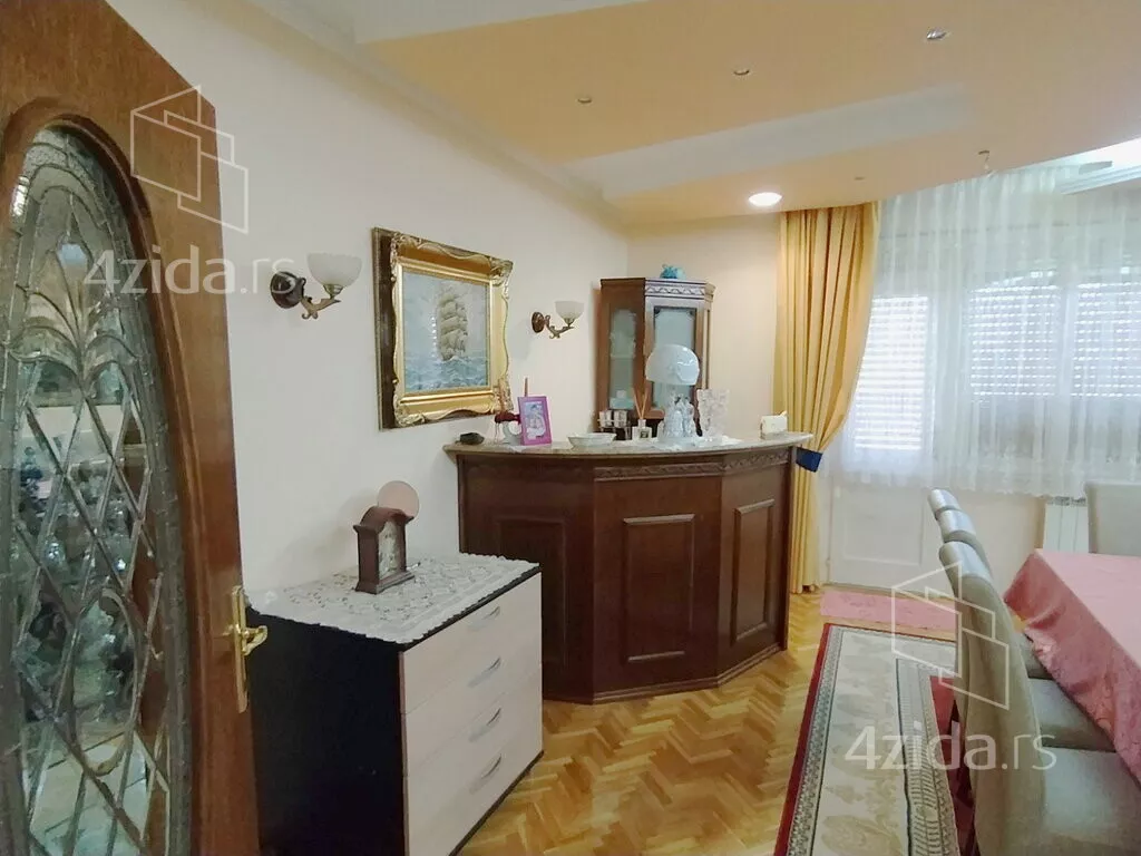 3-etažna kuća | 4zida