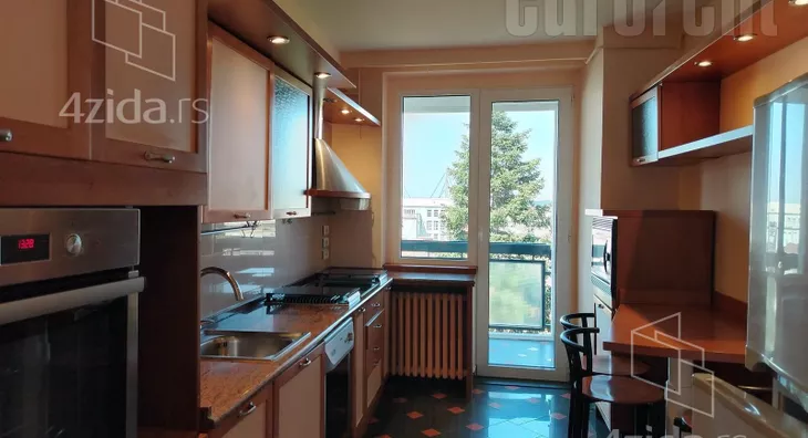 Petosoban stan | 4zida