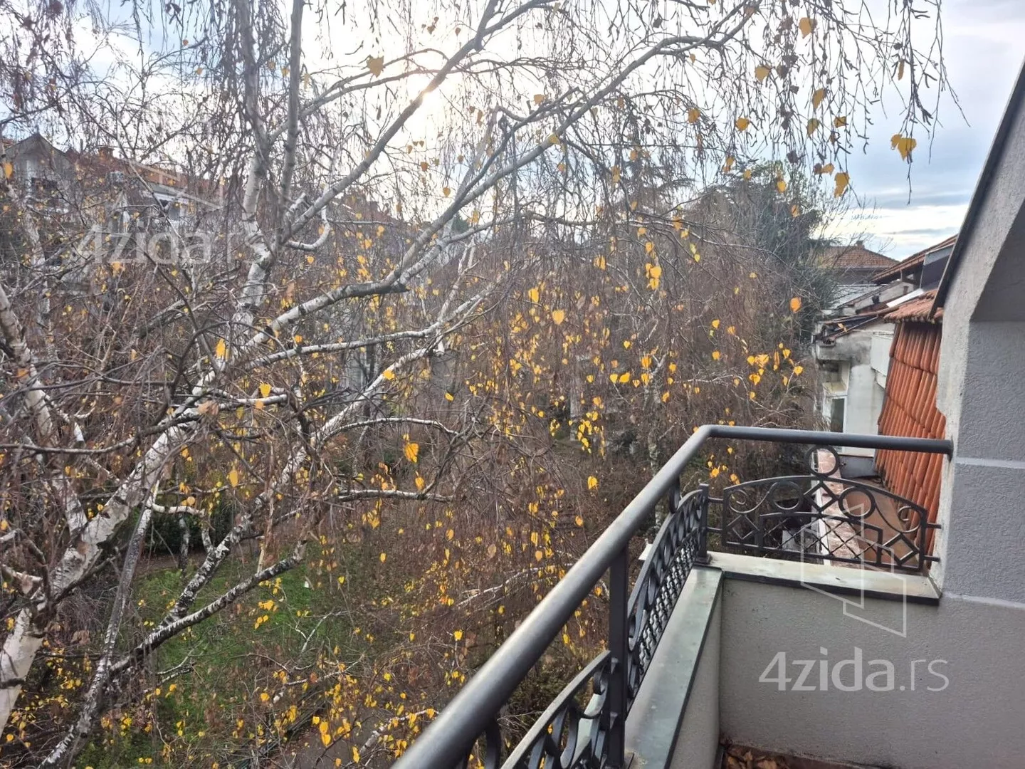 Četvoroiposoban stan | 4zida