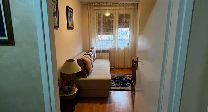 Šestosoban stan | 4zida