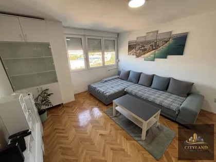 Dom Zdravlja | 4zida.rs