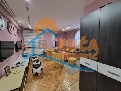 Partizanskih kurira | 4zida.rs