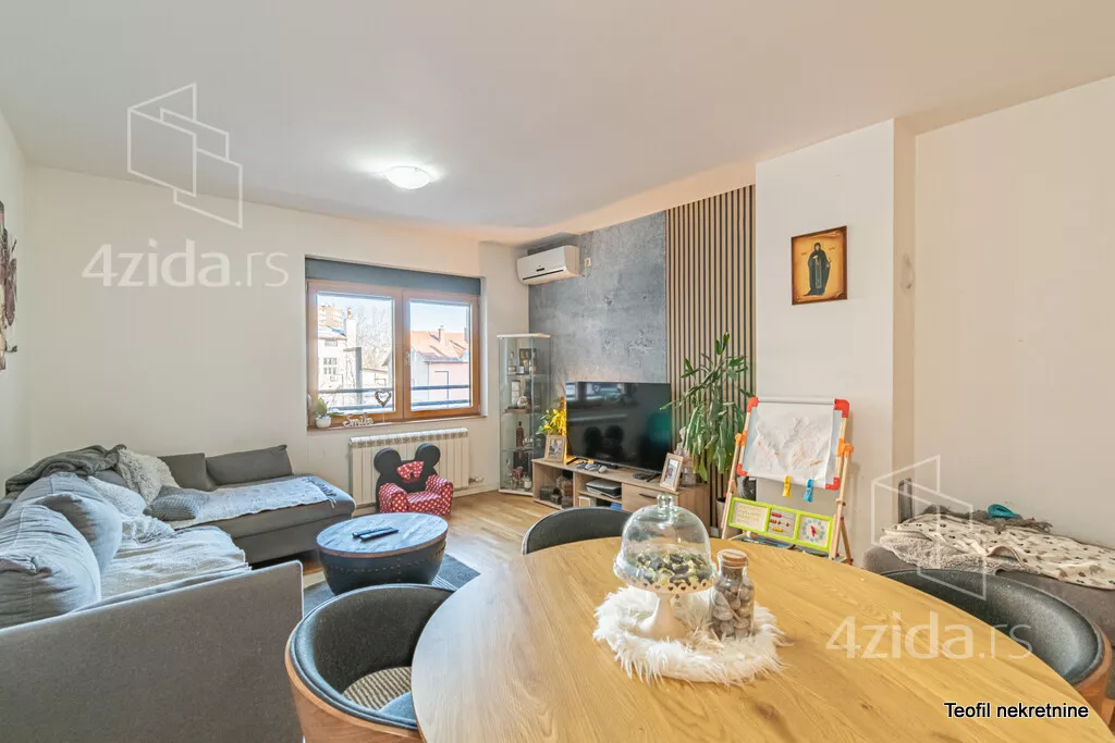 Troiposoban stan | 4zida