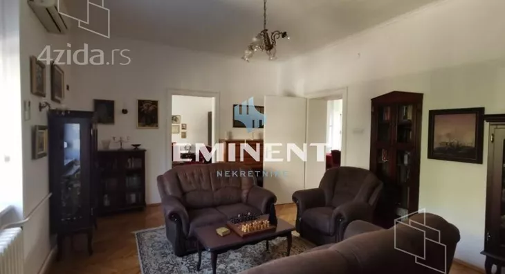 Četvoroiposoban stan | 4zida