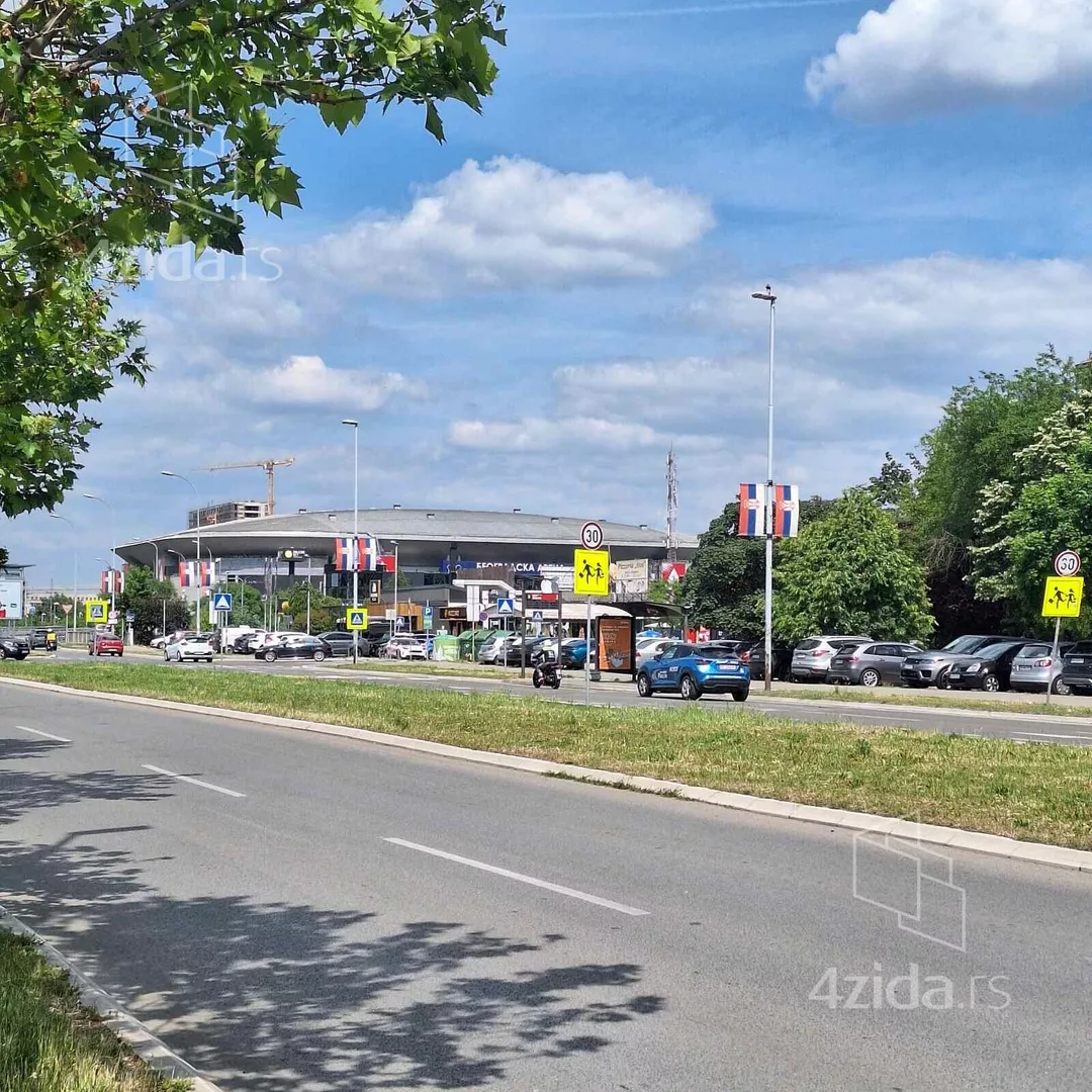 Četvoroiposoban stan | 4zida