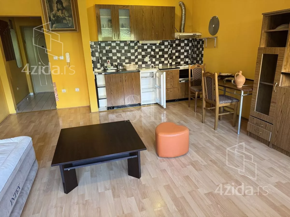 Garsonjera | 4zida