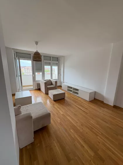 Vladimira Rolovića | 4zida.rs